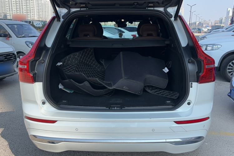 Used Volvo XC60 2023 B5 4x4 Smart Luxury Edition