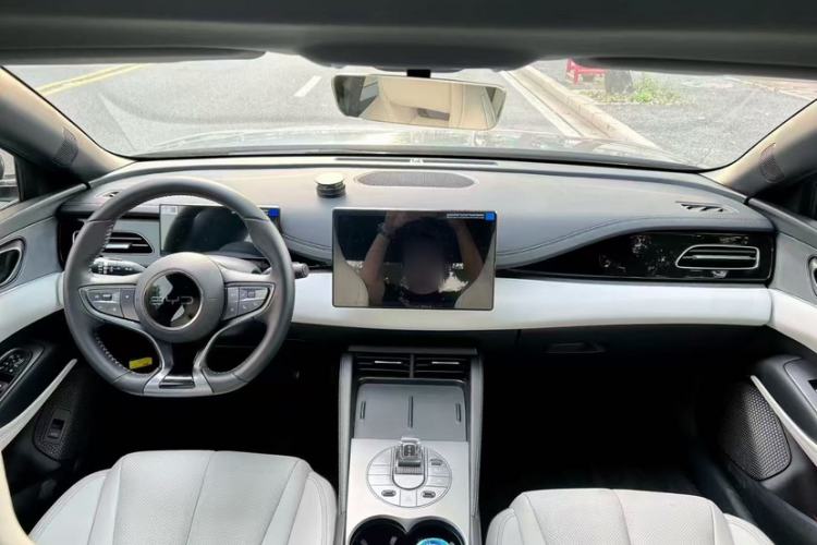 Used BYD Seal 06 New Energy 2024 DM-i 120KM Prestige Model Interior 1
