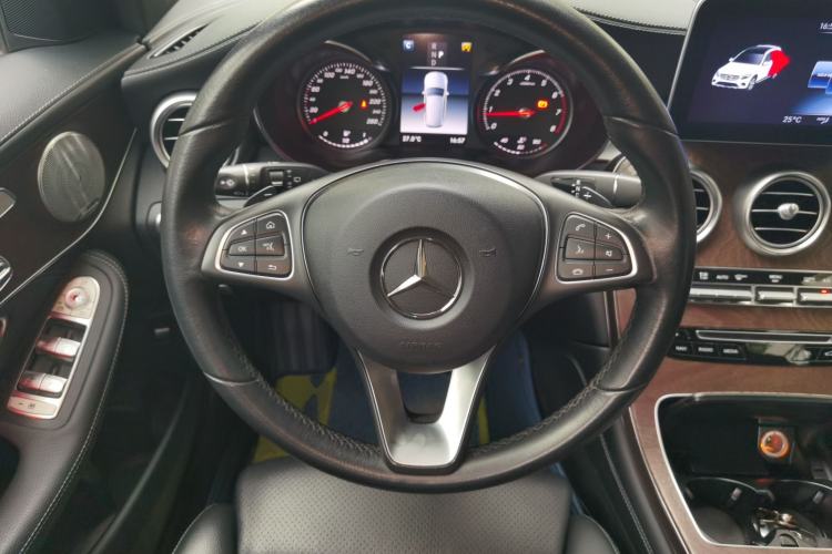 Used Mercedes-Benz GLC 2018 GLC 300 4MATIC Sport Edition Steering Wheel