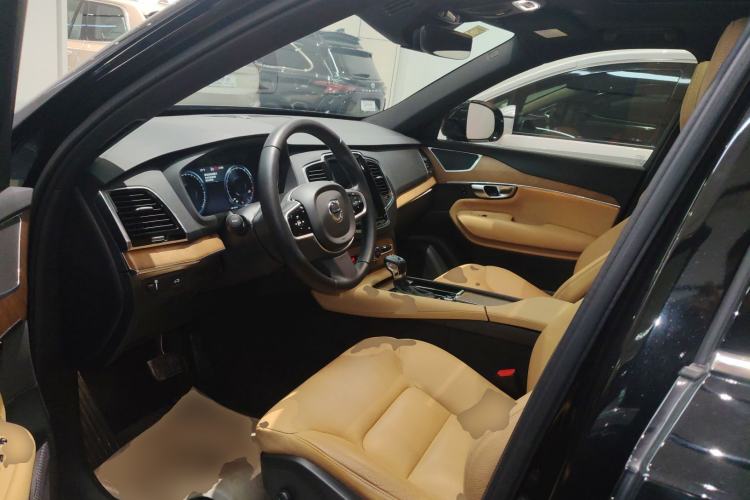 Used Volvo XC90 2019 T6 Zhiyi Edition 7-Seater China VI Standard
