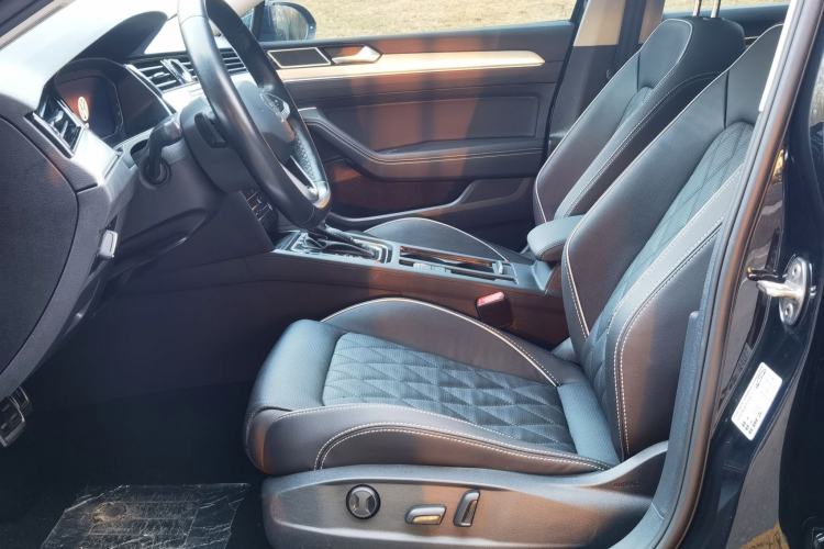 Used Volkswagen Magotan GTE Plug-in Hybrid 2022 GTE Luxury Model