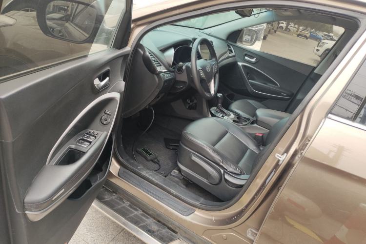 Used Hyundai Santa Fe 2013 2.4L Automatic 2WD Comfort Edition
