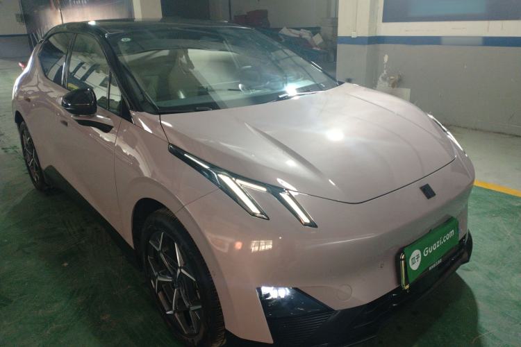 Used Lynk & Co Z20 2025 530 km Range Rear-Wheel Drive Max Front Right 45 Deg