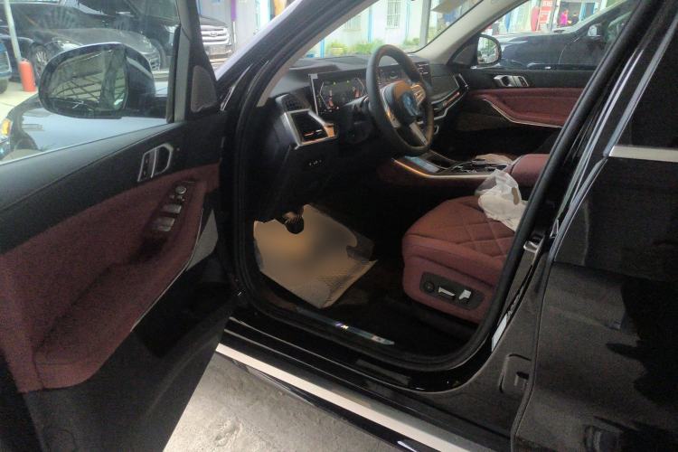 Used BMW X5 2023 xDrive 30Li Luxury M Sport Package