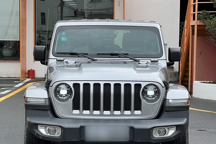 Used Jeep Wrangler 2019 2.0T Sahara Four-Door Version China VI Emission Standard
