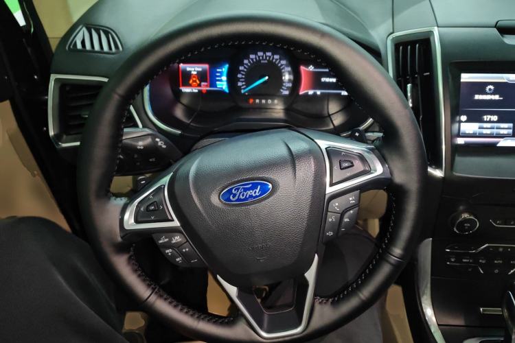 Used Ford Edge 2015 2.0T GTDi Two-Wheel-Drive High-Line Version