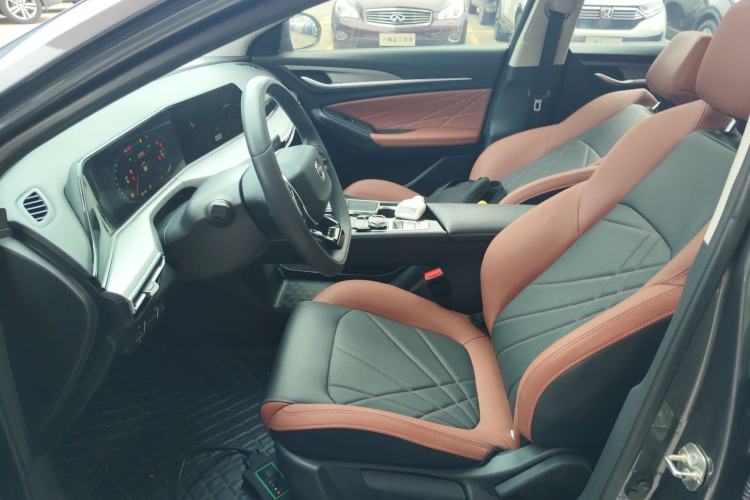 Used CHANGAN Eado 2023 Changan Edition PLUS Blue Whale NE 1.4T GDI DCT Prestige Version
