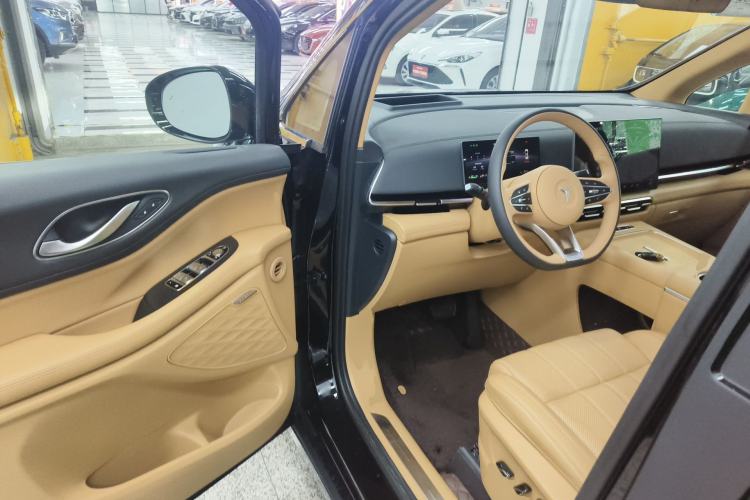 Used VOYAH Dream 2025 PHEV Four-Wheel Drive Excellence Qiankun Edition