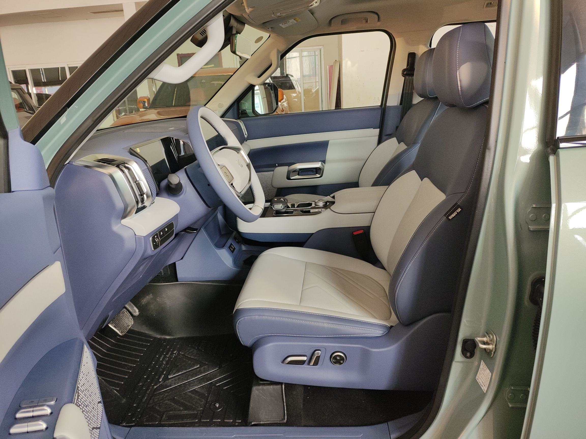 Переднее сиденье в автомобиле