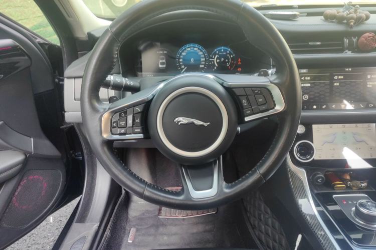 Used Jaguar XFL 2020 XFL 2.0T P200 Two-Wheel-Drive Rally Flag Edition