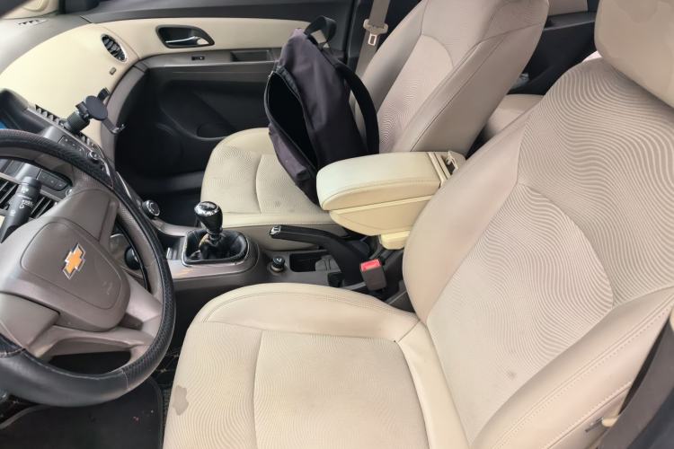 Used Chevrolet Cruze 2015 1.5L Classic SE MT Left Front Seat