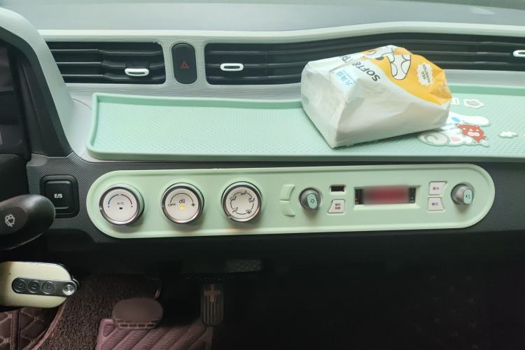 Used Wuling Hongguang MINIEV 2022 Macaron Premium Model – Lithium Iron Phosphate
