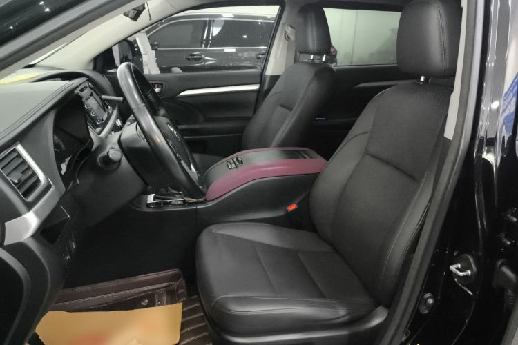 Used Toyota Highlander 2015 2.0T Two-Wheel Drive Luxury Edition 7 Seats Left Front Seat