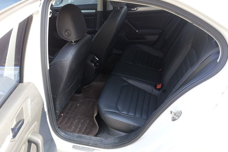 Used Volkswagen Lamando 2017 280TSI DSG Comfort Edition
