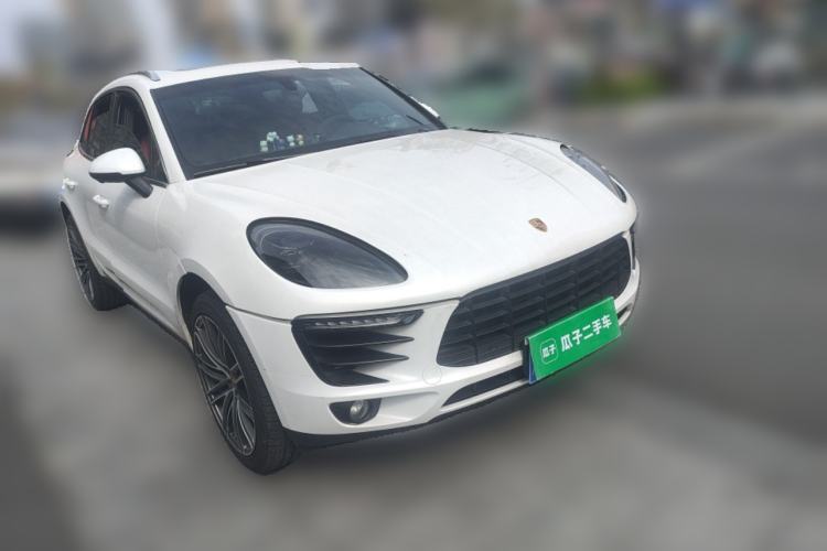 Used Porsche Macan 2016 Macan 2.0T Front Right 45 Deg