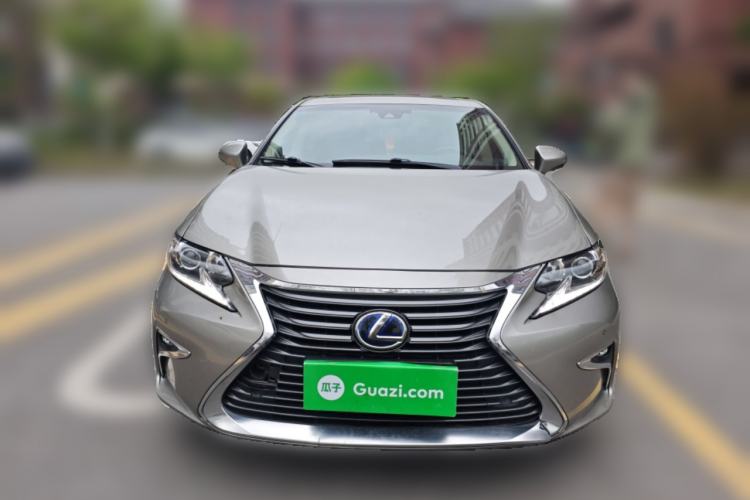 Used Lexus ES 2015 300h Comfort Edition Front