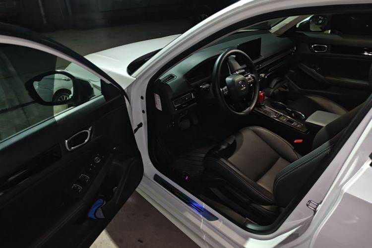 Used Honda Civic 2023 240TURBO CVT Dynamic · Center Stage Special Edition