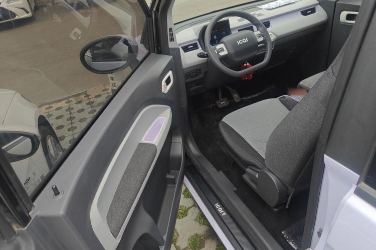 Used Chery QQ Ice Cream 2022 120km Conical Shape Lithium Iron Phosphate Driver Seat