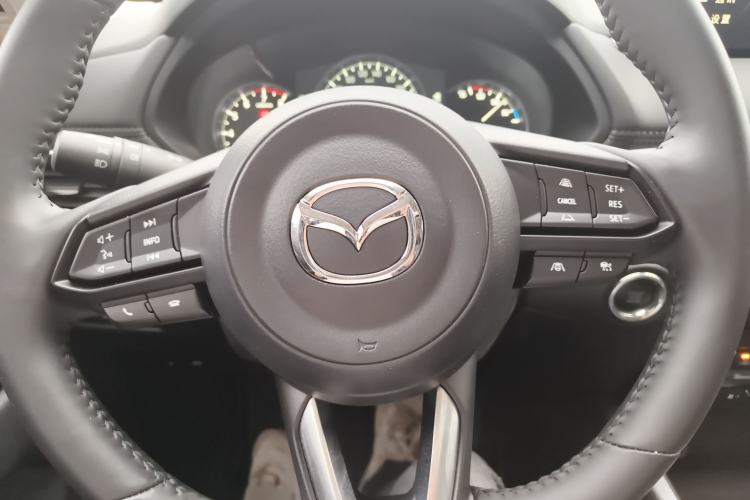 Used Mazda CX-5 2025 2.0L Automatic Two-Wheel Drive ZhiShang Pro Interior 5