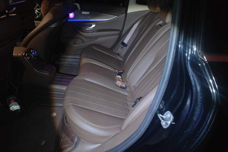 Used Mercedes-Benz E-Class New Energy 2022 E 350 e L Plug-in Hybrid Sedan Left Rear Seat