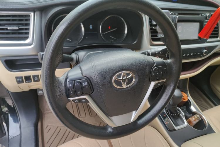 Used Toyota Highlander 2015 2.0T Two-Wheel Drive Elite Edition 5 Seats Steering Wheel
