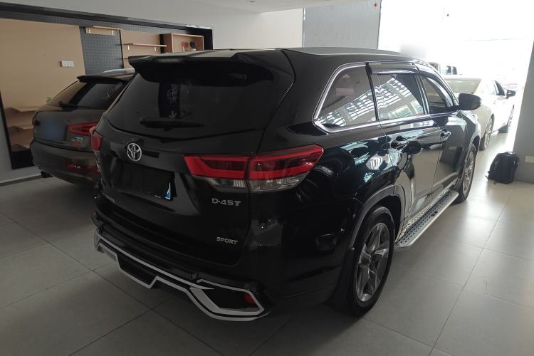 Used Toyota Highlander 2018 2.0T Two-Wheel Drive Luxury Edition 7 Seats China VI Standard
