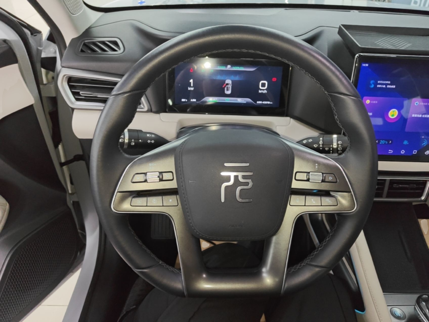 BYD Yuan UP 2024 401KM Beyond Edition — снимка 13