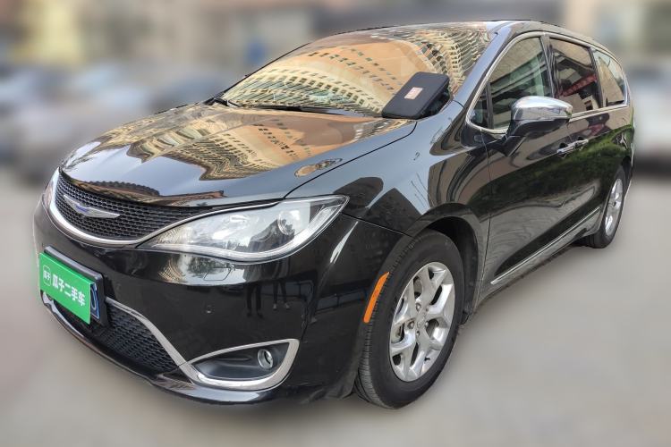 Used Chrysler Grand Voyager 2017 3.6L Premium Edition