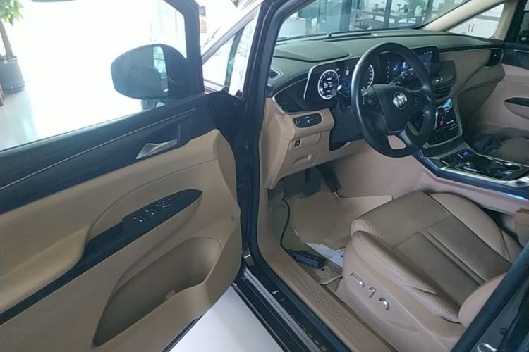 Used Buick GL8 2021 ES Landtrek 653T Luxury Model
