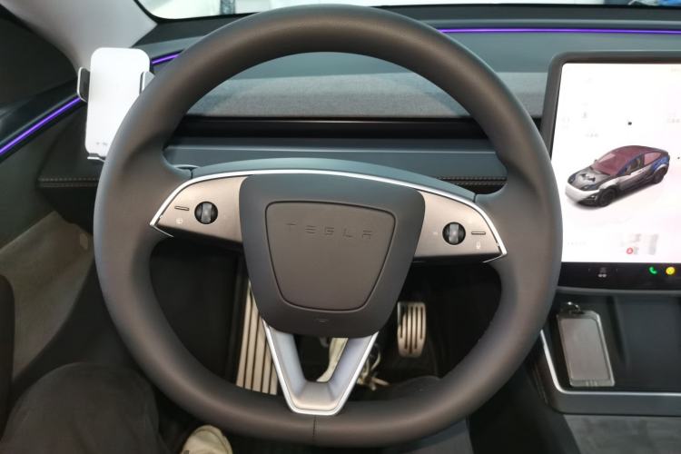 Used Tesla Model Y 2025 Rear-Wheel-Drive Version
