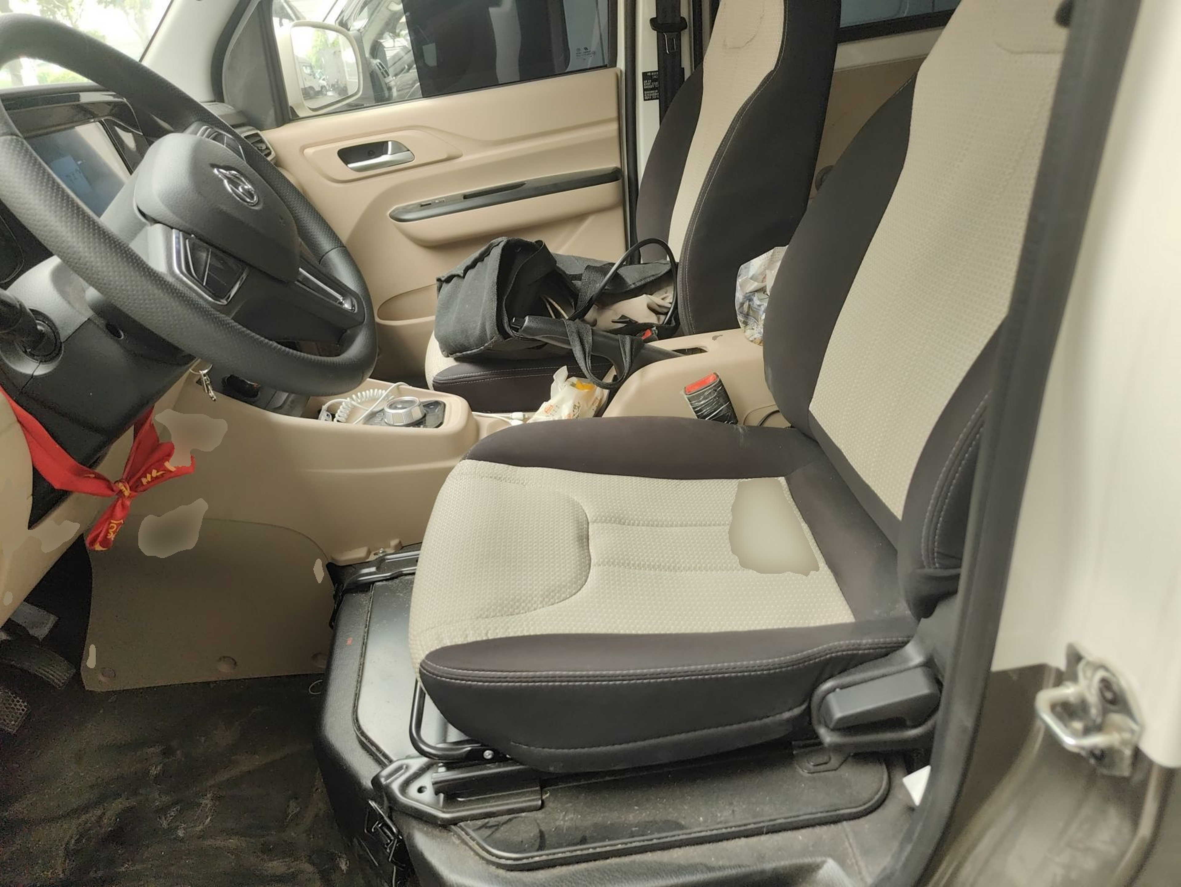 Переднее сиденье в автомобиле