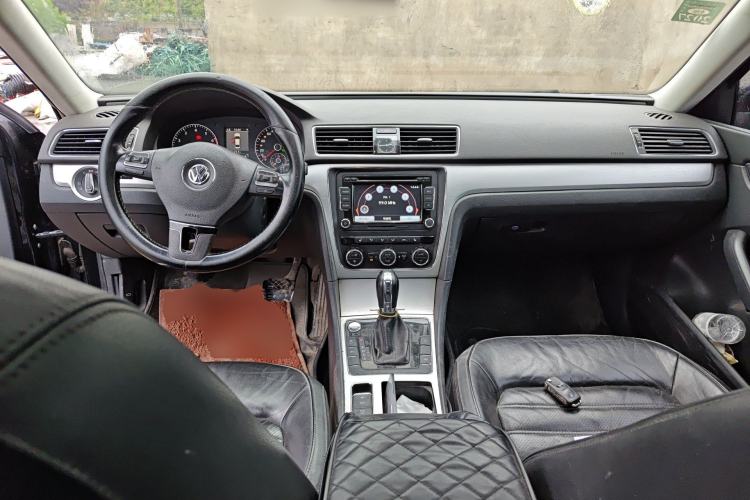 Used Volkswagen Passat 2015 1.8TSI DSG Prestige Edition Center Console