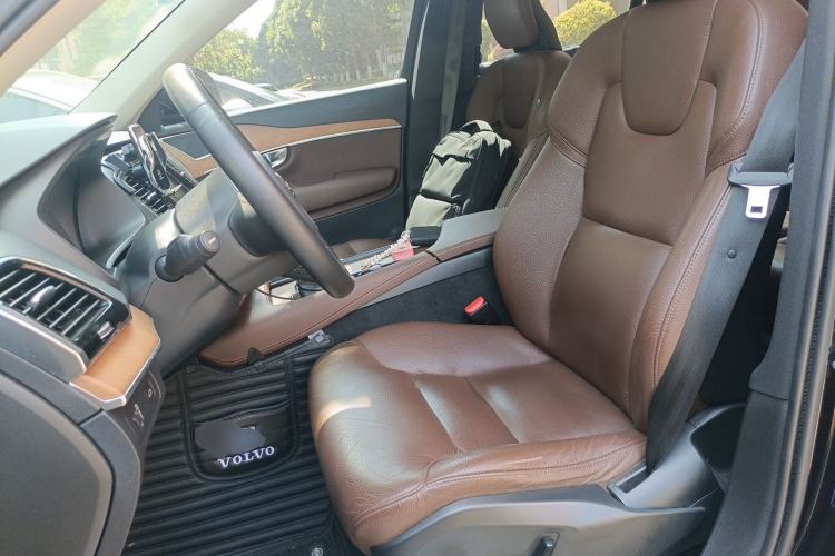 Used Volvo XC90 2019 T6 Zhiyi Edition 7-Seater China V Emission Standard
