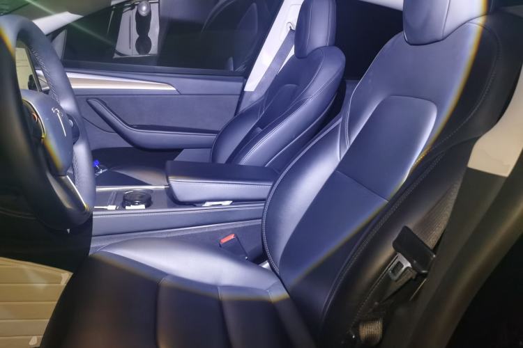 Used Tesla Model Y 2022 Rear-Wheel-Drive Version Left Front Seat