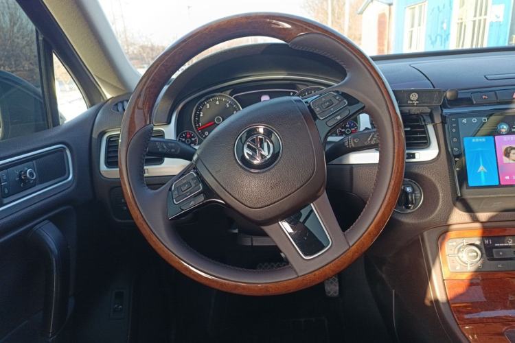Used Volkswagen Touareg 2011 3.0 TSI Comfort Version