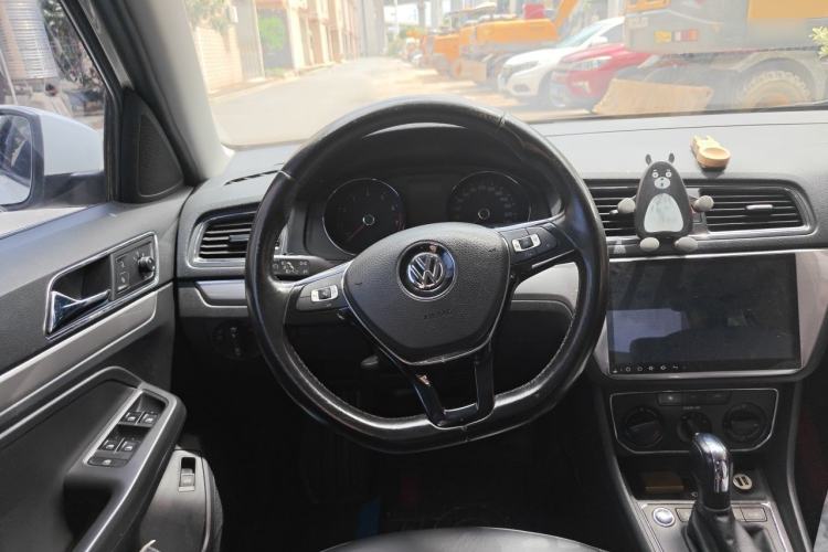 Used Volkswagen Lavida 2017 1.6L Automatic Comfort Edition
