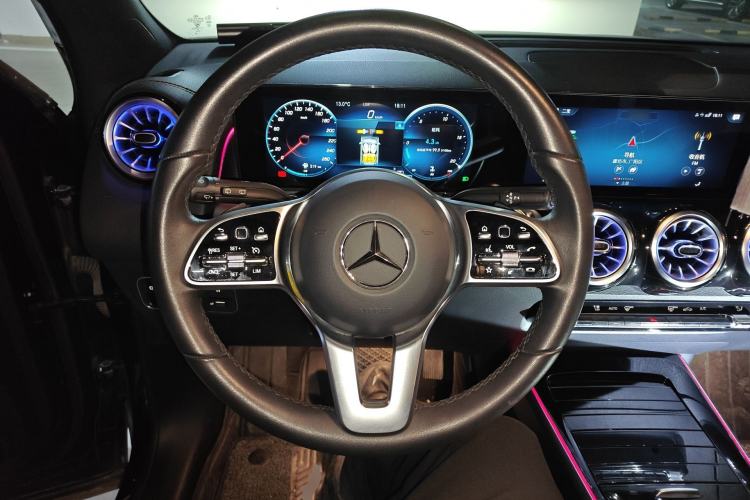 Used Mercedes-Benz GLB 2023 GLB 220 Sport Edition Steering Wheel
