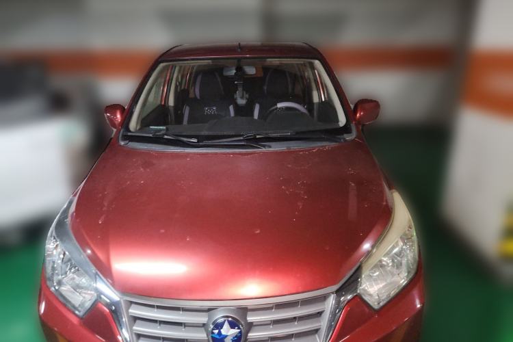 Used Venucia R50 2013 1.6L Automatic Fashion Edition Front