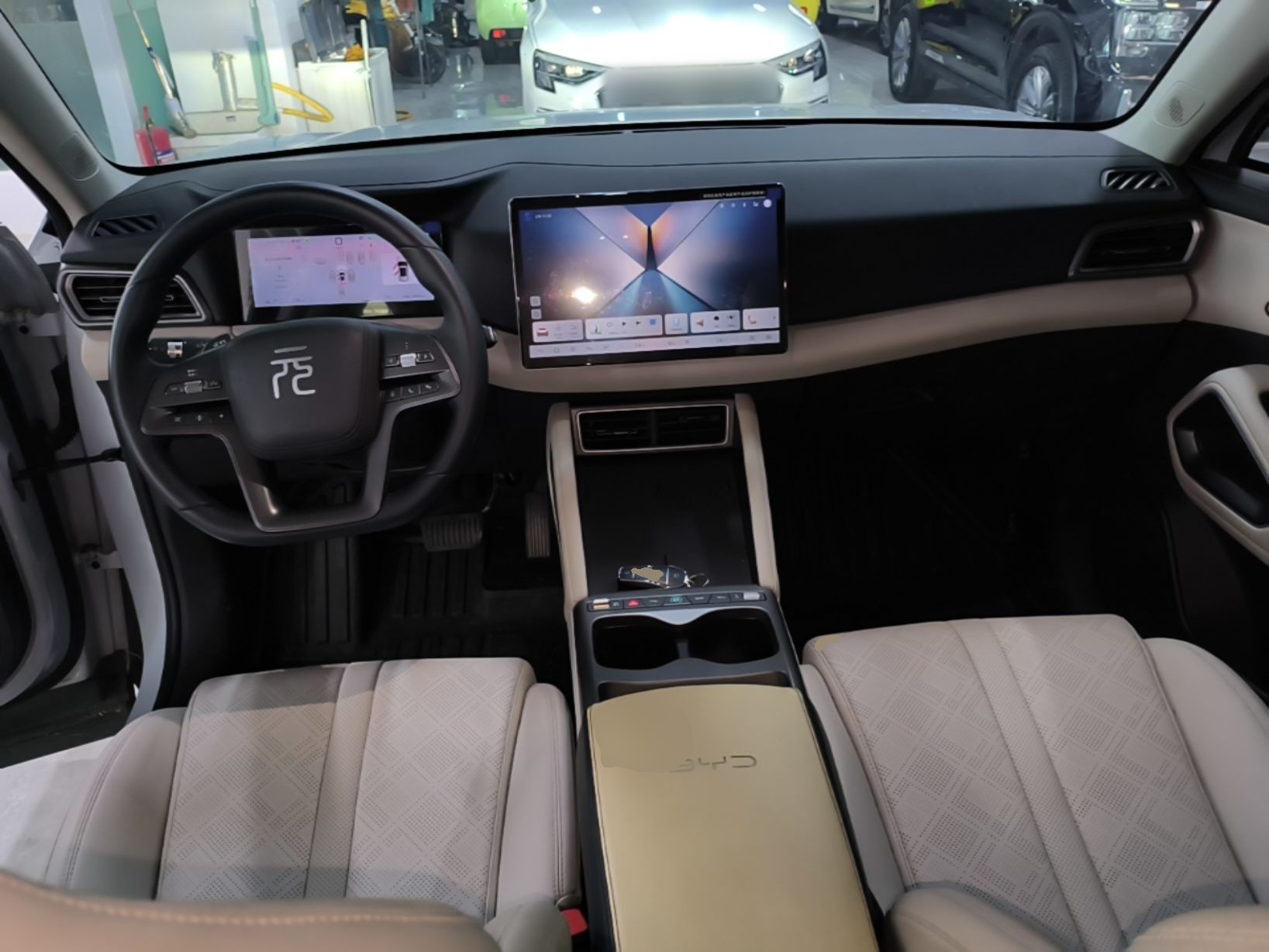 BYD Yuan UP 2025 Intelligent Driving Version 401 KM Dynamic Edition — снимка 12