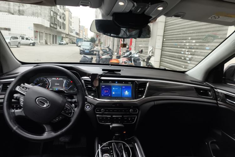 Used GAC Trumpchi GS8 2017 320T Four-Wheel Drive Luxury Smart Connectivity Version (7 Seats) Center Console