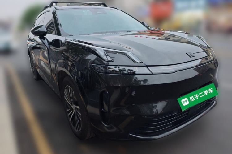 Used Lynk & Co 08 EM-P 2023 120km Long-Range Halo Front Right 45 Deg