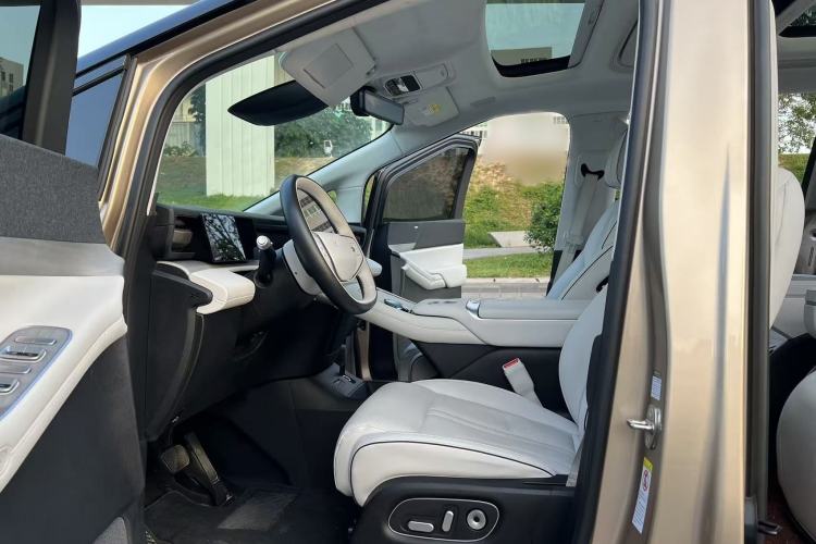 Used XPeng X9 2024 640 All-Wheel Drive High-Performance Max