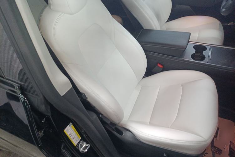 Used Tesla Model Y 2021 Standard Range Rear-Wheel Drive Version Right Front Seat