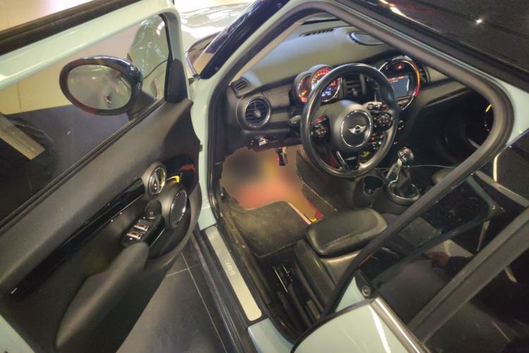 Used MINI MINI 2017 1.5T COOPER Ice Blue Limited Edition Five-Door Version
