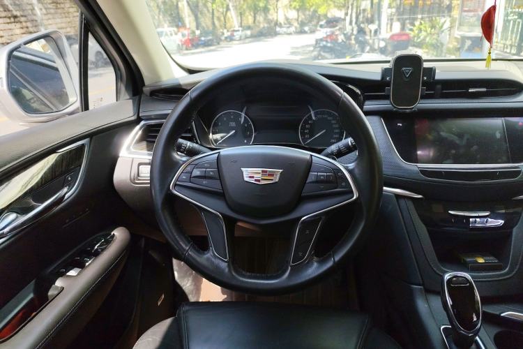 Used Cadillac XT5 2018 25T Luxury Model
