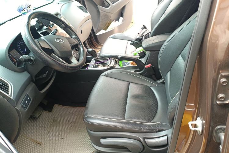 Used Hyundai ix25 2015 1.6L Automatic Two-Wheel Drive Smart GLS Trim Left Front Seat