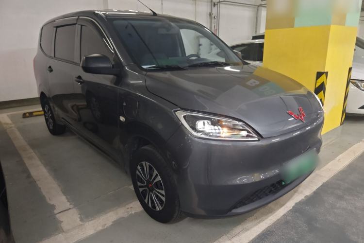 Used Wuling Hongguang New Energy 2024 All-Electric Model 300KM Standard Version
