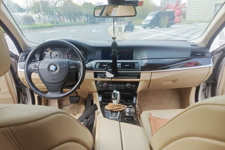 Used BMW 5 Series 2013 525Li Luxury Model
