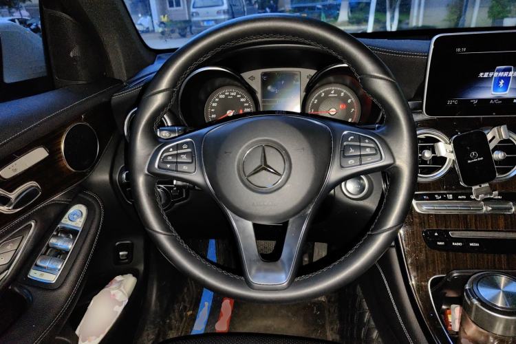 Used Mercedes-Benz GLC 2019 GLC 260 L 4MATIC Dynamic Model Steering Wheel