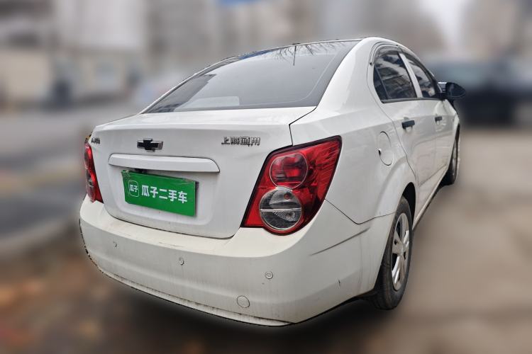Used Chevrolet Aveo Sonic 2011 Sedan 1.4L MT SL